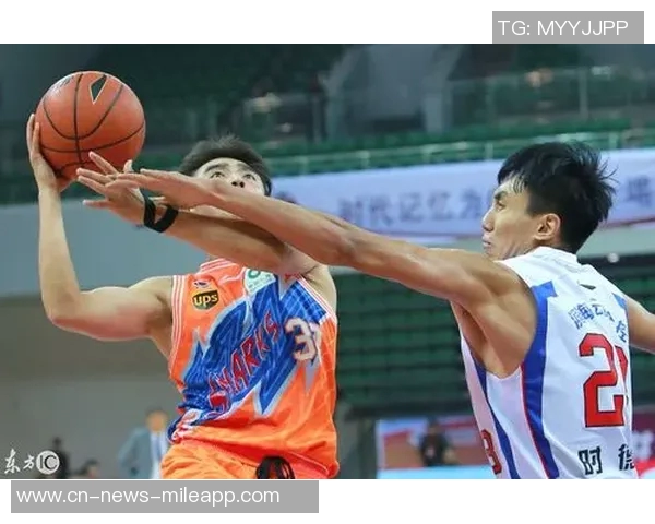 梅里尔外线火力全开10投7中砍下20分5篮板三分球9投6中表现惊艳